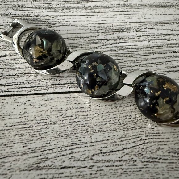 Vintage Silver Tone Confetti Lucite Link Bracelet Collector’s Item - Picture 2 of 7